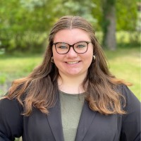 Liz Owens headshot.jpg